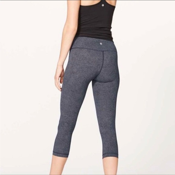Lululemon Wunder Under Crop (Hi-Rise) - Picture 1 of 9